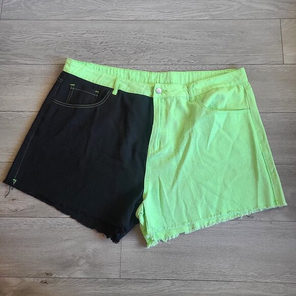 NEW Shego Inspired Black and Green Plus Size Shorts - Picture 1 of 2